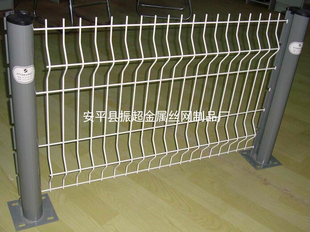 三角折彎防護網 護欄網 隔離網-www.szalgfl.cn