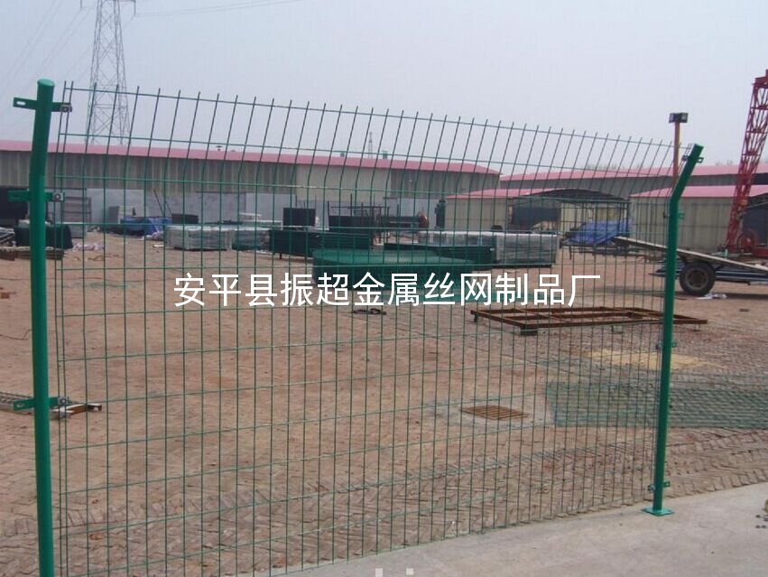 雙邊絲防護網(wǎng) 隔離網(wǎng) 護欄網(wǎng)-www.szalgfl.cn